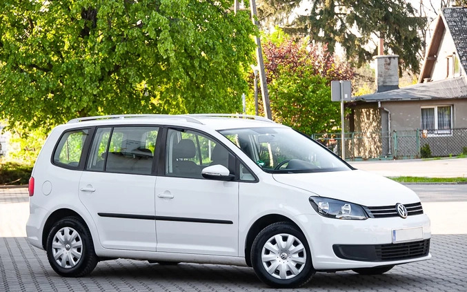 Volkswagen Touran cena 32900 przebieg: 204000, rok produkcji 2013 z Dobra małe 631